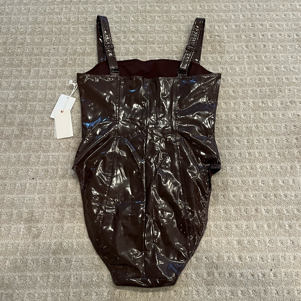 Good American vinyl bodysuit - Picture 2 of 3
